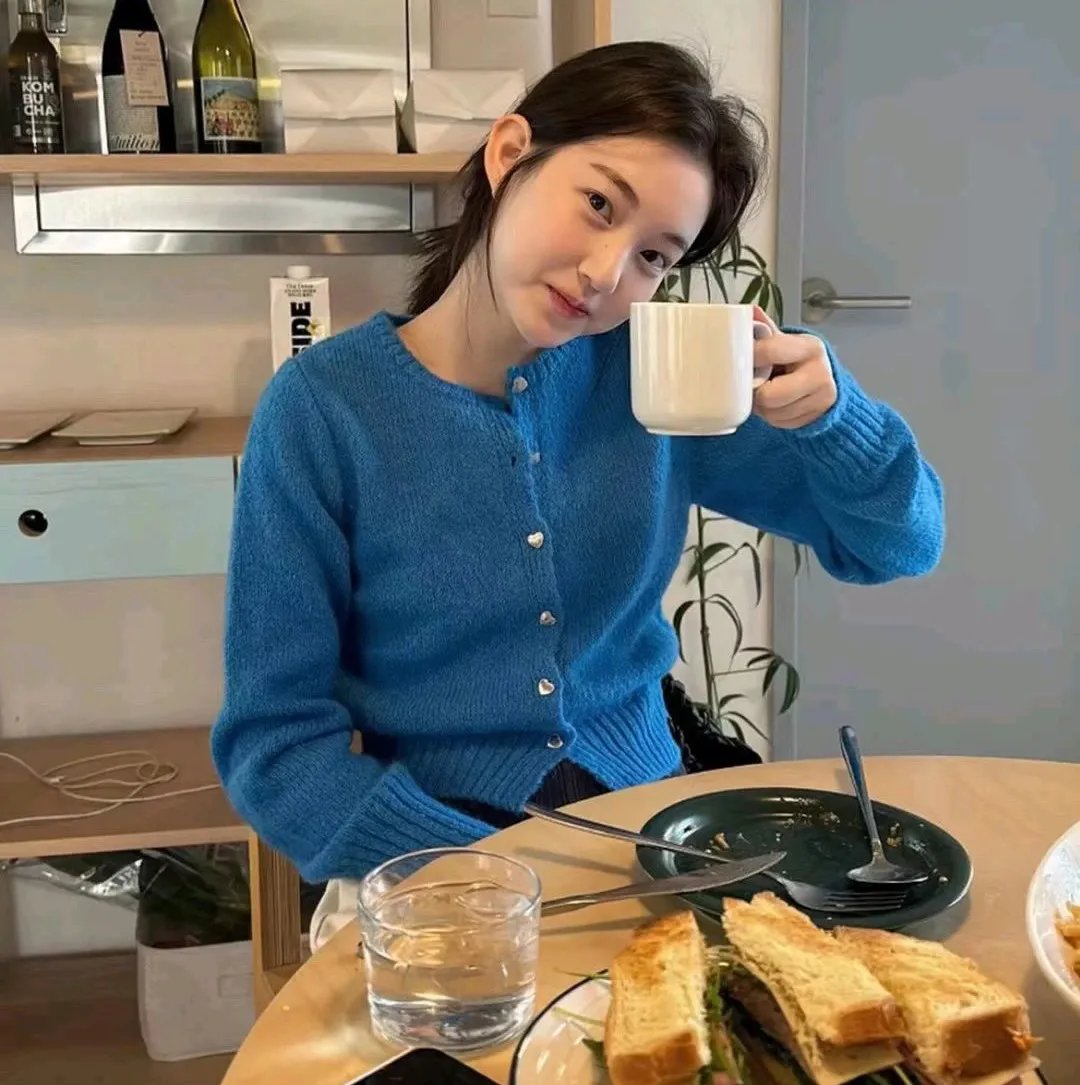 早餐时女歌迷快闪